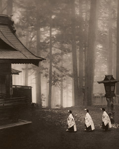 神苑の朝 [小野元, アサヒカメラ 1940年1月号より]のサムネイル画像