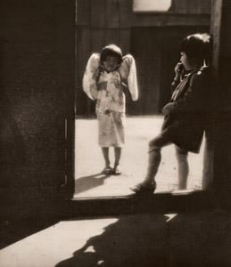 朝の陽ざし [木村政次郞, アサヒカメラ 1940年1月号より]のサムネイル画像