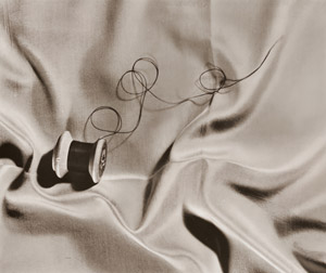 無題（生地と糸） [若柳義太郎, アサヒカメラ 1933年8月号より]のサムネイル画像