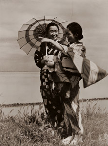 微笑 [石村はじめ, ARS Camera 1937年2月号より]のサムネイル画像