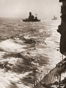 無題 （戦艦） [山端庸介, アサヒカメラ 1941年10月号より]のサムネイル画像