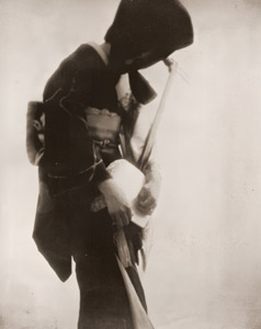 づきんの女 [久野久, 写真サロン 1937年8月号より]のサムネイル画像