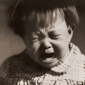 泣く子 [吉成一光, 写真サロン 1937年8月号より]のサムネイル画像