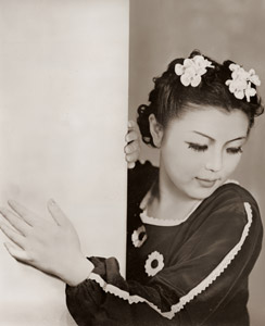 春の髪 [井深微, 写真サロン 1937年8月号より]のサムネイル画像