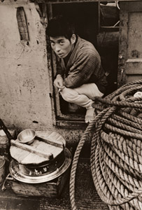 Young Fisherman [Shigeki Kuzuhara,  from ARS CAMERA March 1956] Thumbnail Images