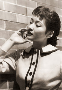 無題（女性ポートレート） [東郷青児, 写真サロン 1956年5月号より]のサムネイル画像