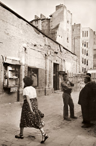ワルシャワの印象 [木村伊兵衛, 写真サロン 1956年5月号より]のサムネイル画像