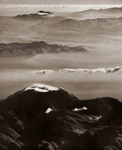 雲仙岳より阿蘇をのぞむ [土崎一, 写真サロン 1956年5月号より]のサムネイル画像