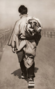 お獅子 [間宮精一, アサヒカメラ 1937年9月号より]のサムネイル画像