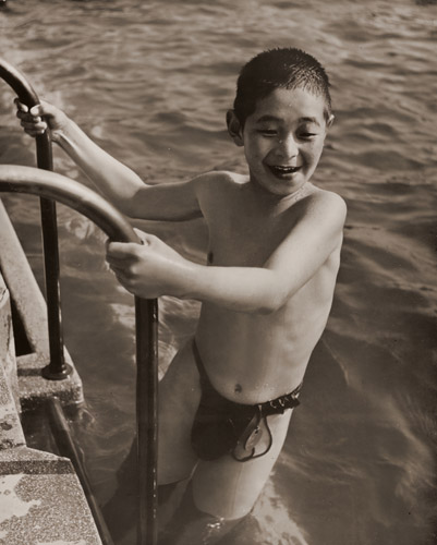 水の子 [山本虔, 1937年, アサヒカメラ 1937年9月号より] パブリックドメイン画像 