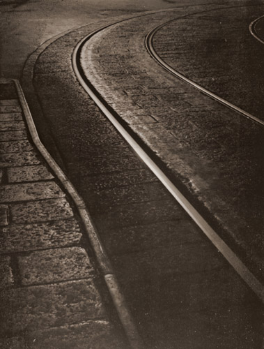 軌道の光り [アサヒカメラ 1937年3月号より] パブリックドメイン画像 