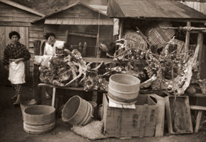 海女の家 [金神鉄三, 日本カメラ 1956年3月号より]のサムネイル画像