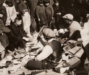サア買ッタ [小松勇, アサヒカメラ 1938年6月号より]のサムネイル画像
