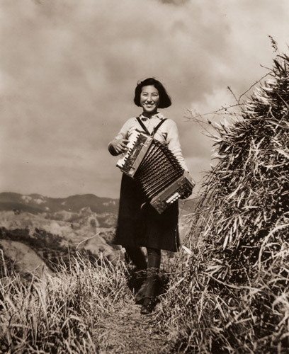 春の曲 [原田富夫, アサヒカメラ 1938年6月号より] パブリックドメイン画像 