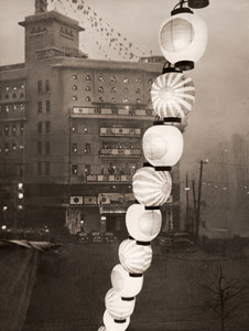南京陥落の夜 [志良都, 1937年, アサヒカメラ 1938年2月号より]のサムネイル画像