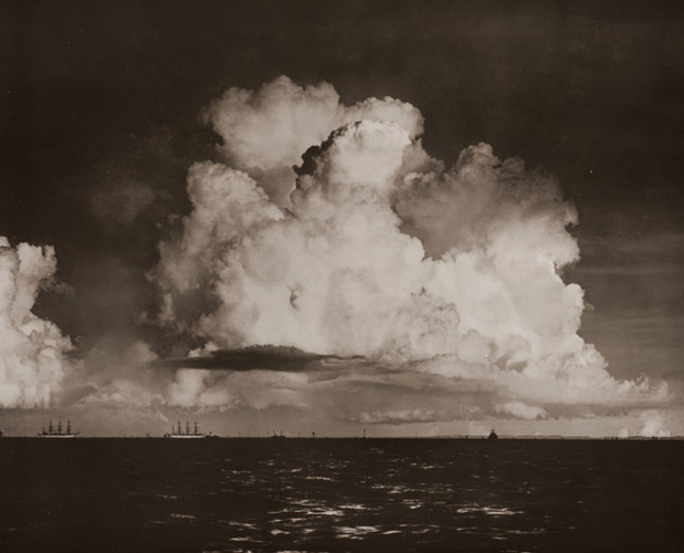 積乱雲（品川海岸にて） [岡順次, 1936年, アサヒカメラ 1938年2月号より] パブリックドメイン画像 