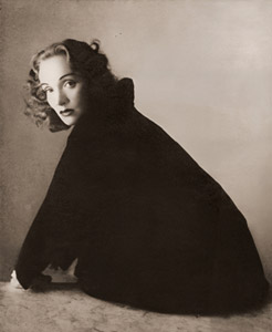 マレーネ・ディートリヒ [アーヴィング・ペン, アサヒカメラ 1951年3月号より]のサムネイル画像