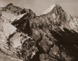 Mt. Yatsugatake in Early Spring [Yukio Tabuchi,  from Asahi Camera March 1951] Thumbnail Images