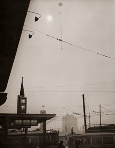都会 [長谷川静夫, アサヒカメラ 1936年3月号より]のサムネイル画像