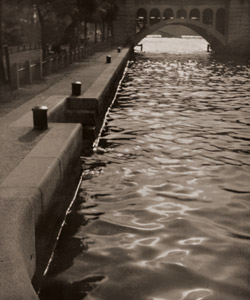 無題（運河） [東川一郎, アサヒカメラ 1936年3月号より]のサムネイル画像