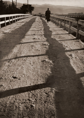 街道 [竹中清, アサヒカメラ 1936年3月号より] パブリックドメイン画像 