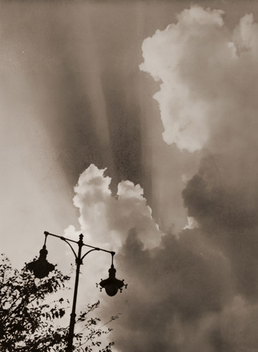 雲 [貝塚侊, アサヒカメラ 1936年3月号より] パブリックドメイン画像 