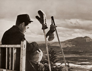 At the Foot of Mount Zao [Kosuke Sakakura, 1936, from Asahi Camera March 1936] Thumbnail Images