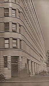 ビルの一角 [真野寂麿, 1936年, アサヒカメラ 1936年3月号より]のサムネイル画像