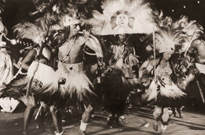 リオの謝肉祭 [オーモンド・ギグリ, アサヒカメラ 1955年12月号より]のサムネイル画像