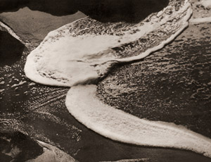 西海岸の波 [マイナー・ホワイト, アサヒカメラ 1955年12月号より]のサムネイル画像