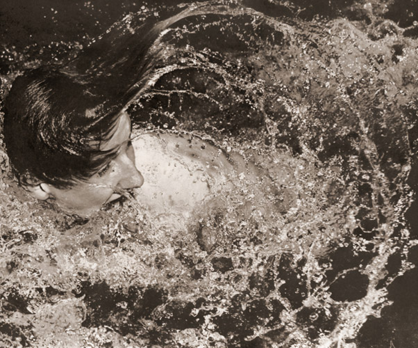 水泳選手 [フォルケ・ヘルベルク, アサヒカメラ 1955年12月号より] パブリックドメイン画像 