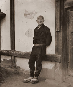 寺男 [西山清, アサヒカメラ 1955年12月号より]のサムネイル画像
