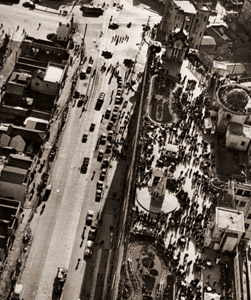 屋上遊園 [アサヒカメラ 1956年7月号より]のサムネイル画像