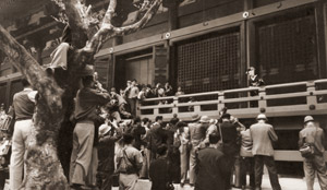 比叡山撮影会スナップ （舞妓の撮影会） [アサヒカメラ 1956年7月号より]のサムネイル画像
