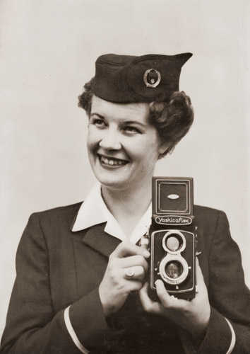ヤシカ・ルーキーの広告 [アサヒカメラ 1956年7月号より] パブリックドメイン画像 