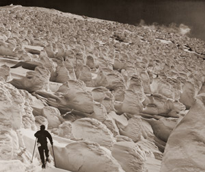 樹氷帯 [西田貞安記, アサヒカメラ 1956年7月号より]のサムネイル画像