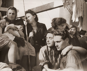 避難民 [エーリヒ・アウエルバッハ, アサヒカメラ 1956年7月号より]のサムネイル画像