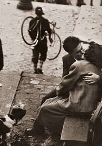 モンマルトルの恋人たち [エーリヒ・アウエルバッハ, アサヒカメラ 1956年7月号より]のサムネイル画像