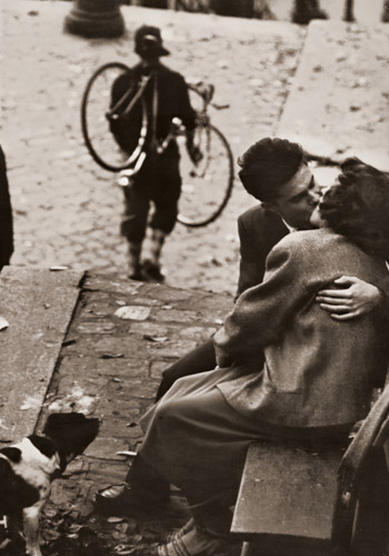 モンマルトルの恋人たち [エーリヒ・アウエルバッハ, アサヒカメラ 1956年7月号より] パブリックドメイン画像 