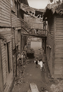 Decaying Western Houses [Ihei Kimura, 1953, from Select Pictures by Ihei Kimura] Thumbnail Images