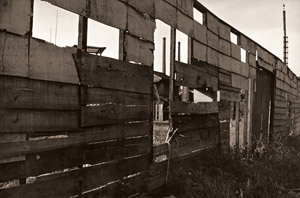壊れた塀 [木村伊兵衛, 1953年, 木村伊兵衛傑作写真集より]のサムネイル画像