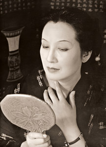 Chikako Hosokawa, Actress [Ihei Kimura, 1952, from Select Pictures by Ihei Kimura] Thumbnail Images