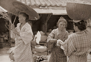 Market (Okinawa) #1 [Ihei Kimura, 1935, from Select Pictures by Ihei Kimura] Thumbnail Images