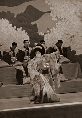 Kabuki (Kikugoro VI in The Ballet Musumedojoji) #1 [Ihei Kimura, c.1935, from Select Pictures by Ihei Kimura]