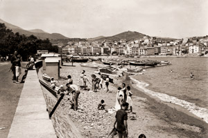 南仏バニュースル・夏の海岸風景 [高畠達四郎, カメラ毎日 1954年6月号より]のサムネイル画像