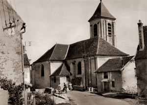 Church on the Way to Provins in Paris [Tatsujiro Takahata,  from Camera Mainichi June 1954] Thumbnail Images