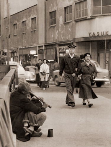 コントラスト [中島健蔵, カメラ毎日 1954年6月号より] パブリックドメイン画像 