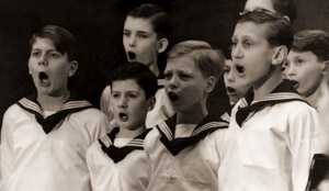 Vienna Boys Choirs Charm Japan [Katu Fukuyama,  from Asahi Shimbun News Photography 1956] Thumbnail Images