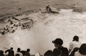Shiun Maru Sinks Killing 168 Taken by an Amateur Aboard It #2 [Shizuo Hojo,  from Asahi Shimbun News Photography 1956] Thumbnail Images