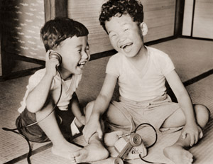 おみやげの電話機 [村田義之, カメラ毎日 1956年7月号より]のサムネイル画像